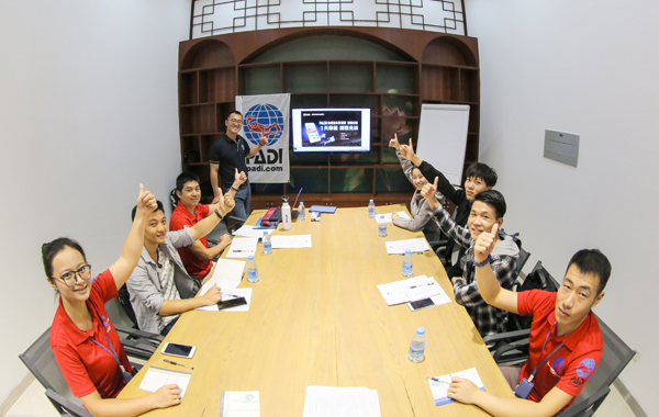 12/12正式上線！PADI 最新課程【休閑潛水員Resort Diver】 丨 一天拿證，潛遍全球